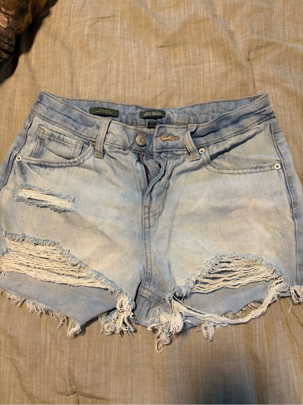 wild fable light wash distressed denim shorts